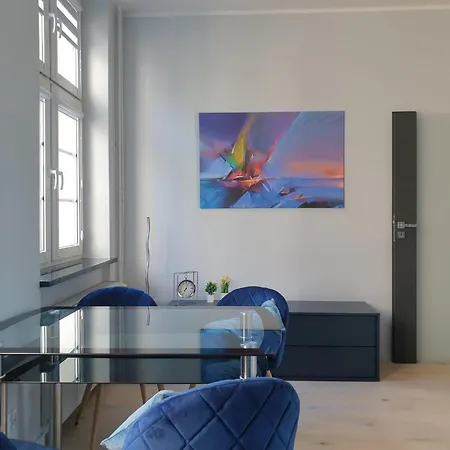 Apartment Stare