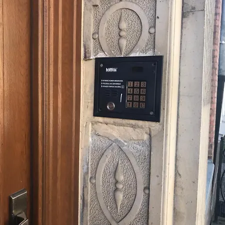 Stare Apartment *